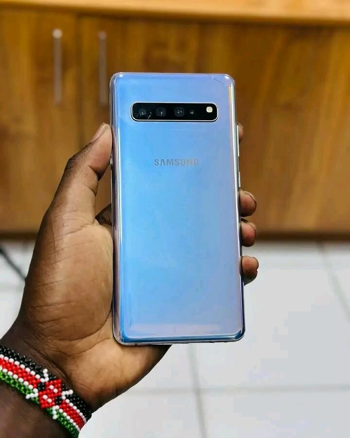 Samsung Galaxy S10 - Smartphone