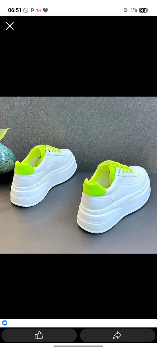 Baskets blanches à semelles épaisses