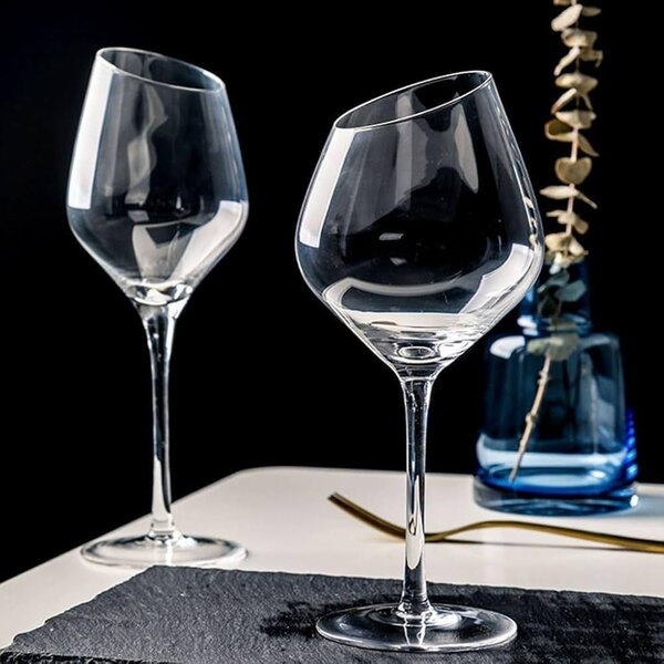 Verres à vin élégants