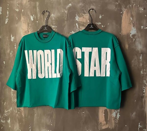 Sweat-shirt "WORLD STAR" tendance