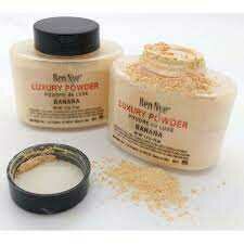 BANANA LUXURY FACE POWDER BRAND NEW SEALED POUDRE de LUXE.1.