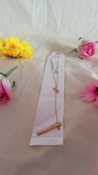 Collier pendentif élégant doré