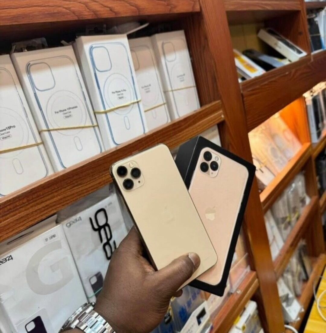 Iphone 11 pro max 128Go doré