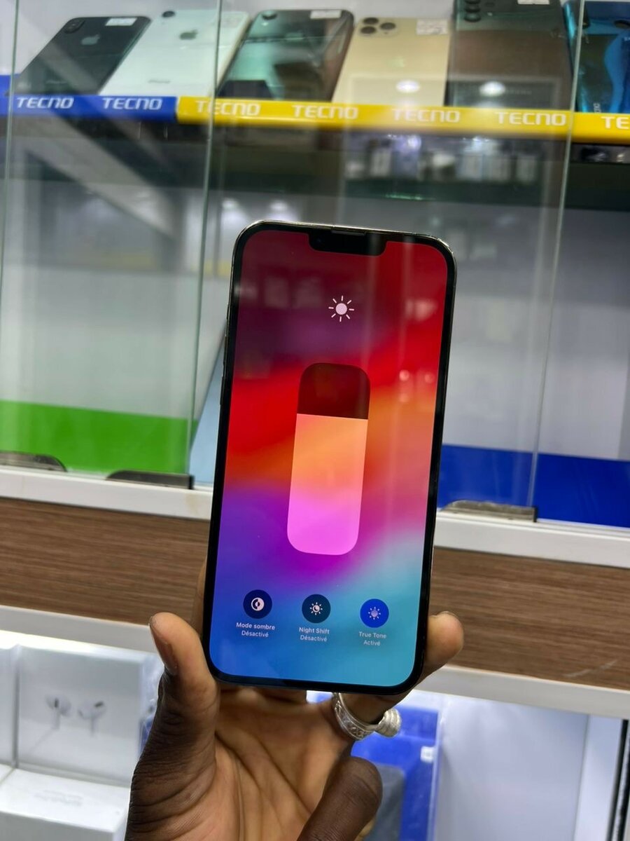 13 Pro Max 128giga CE avec carton