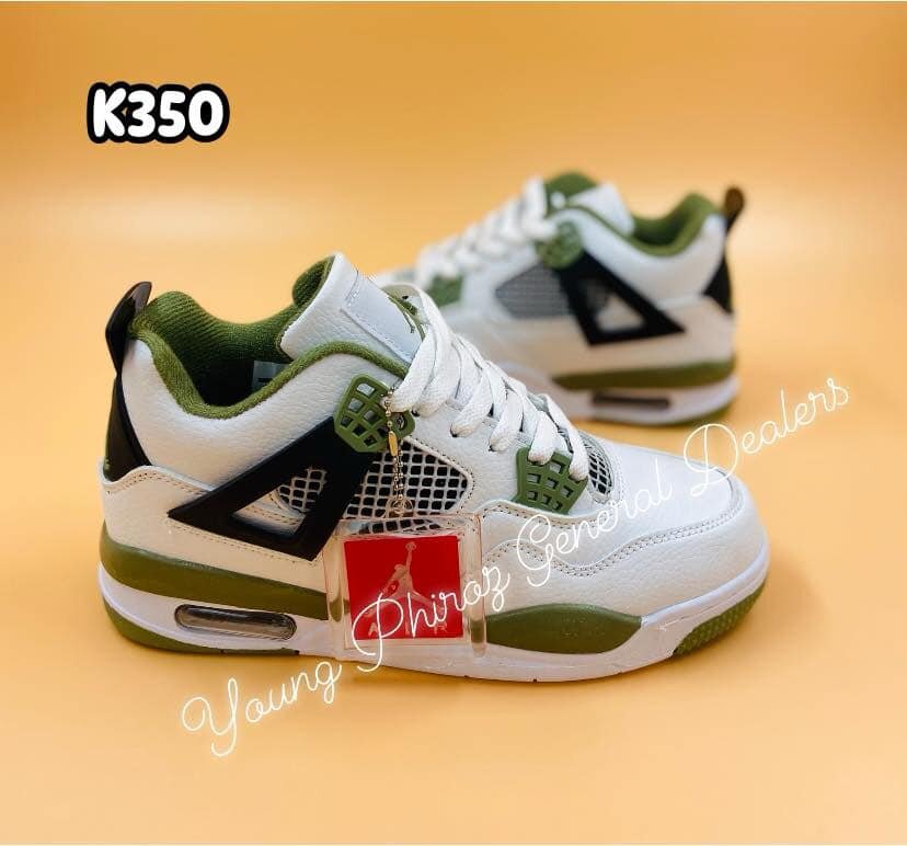 Good Quality Sneakers Size: 40-45 