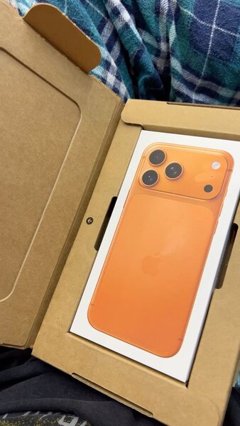 iPhone 17 Pro Orange