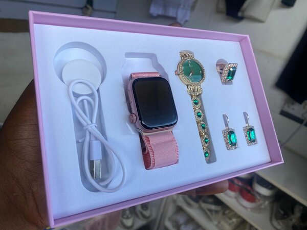 D29 Mini Smartwatch Set