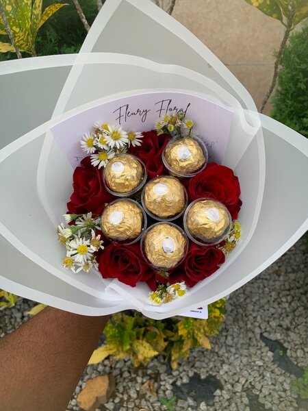 Bouquet  5Chocolats et 5 Roses