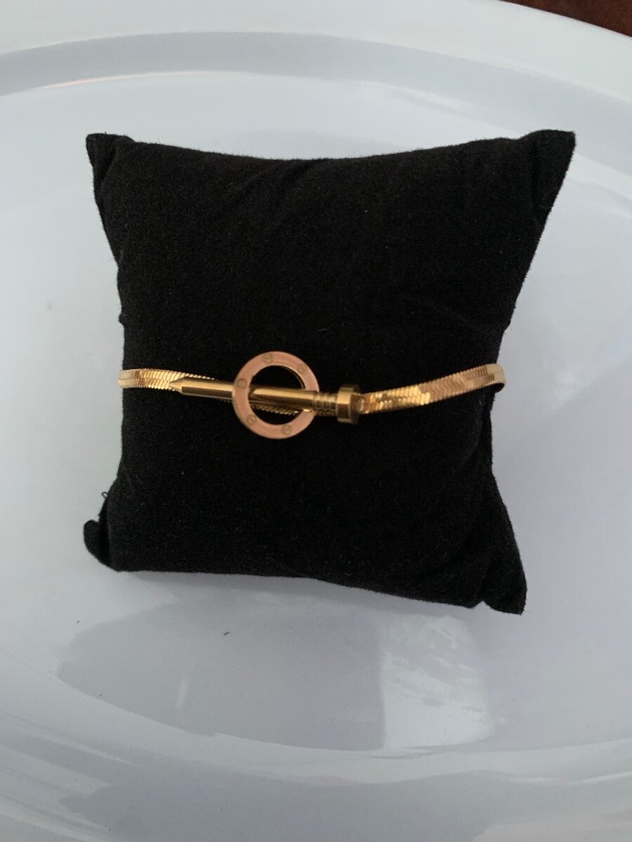 Imprint Nail bracelet