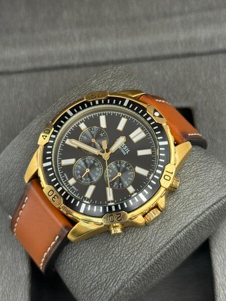 Montres Fossil en Cuir Élégantes