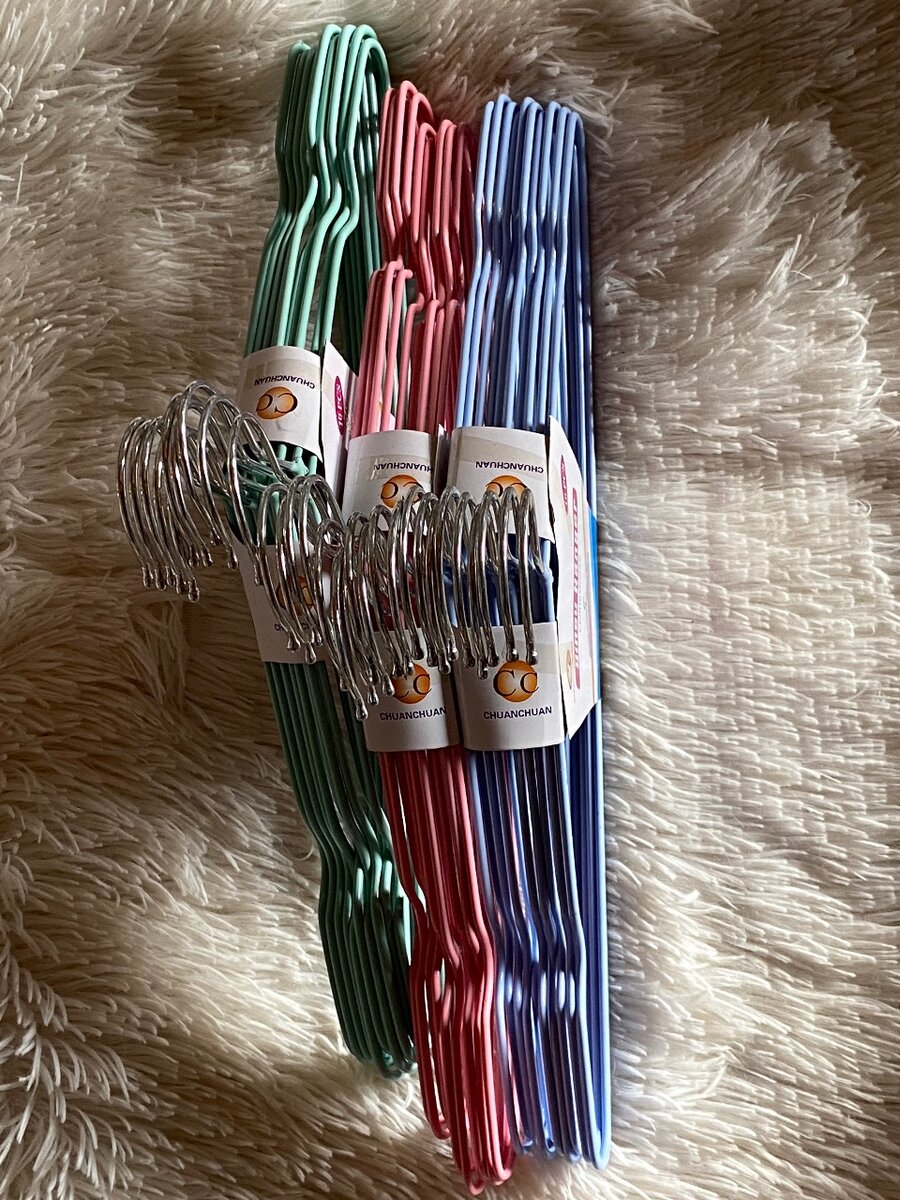 10 Piece Set Colour Metal Hanger