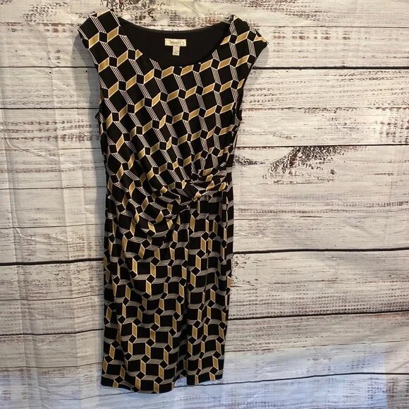 Robe chic à motifs géométriques