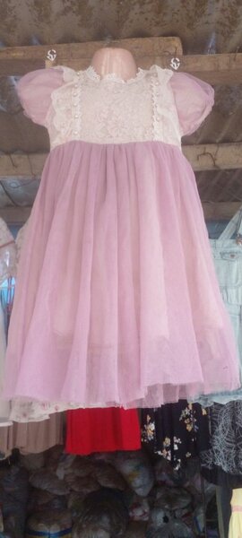 Robe élégante en dentelle enfant