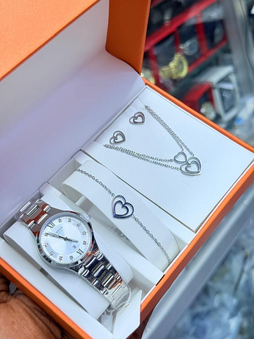 Montre et Bijoux Coeur Élégants