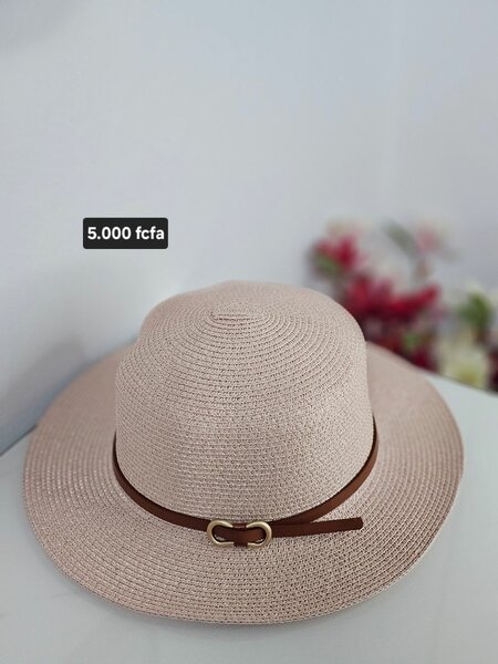 Chapeau en paille élégant