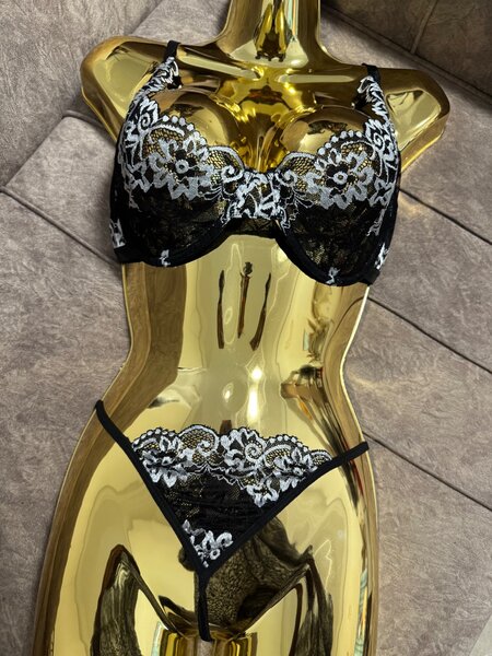 Ensemble Noir en dentelle