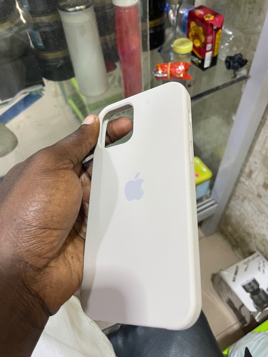 Coque silicone iPhone élégante