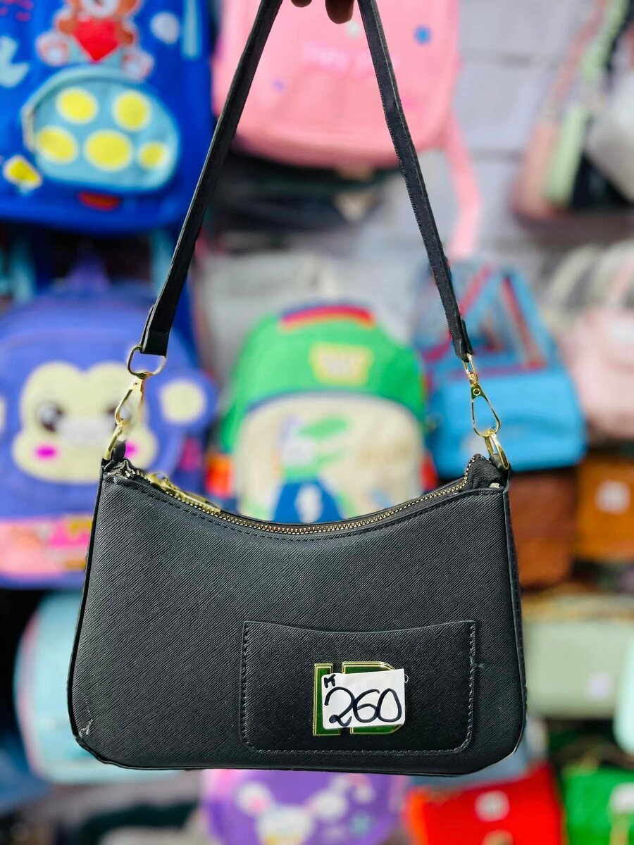 Fancy bag black