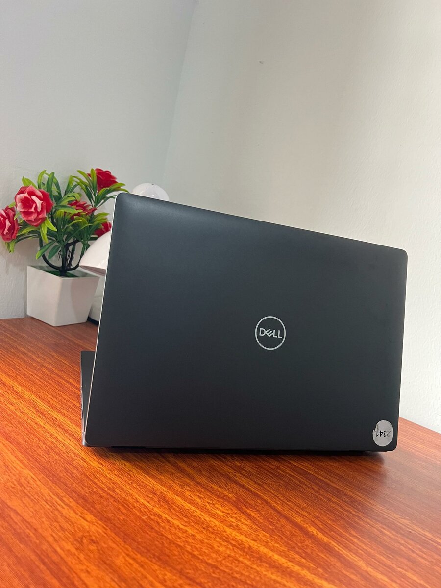 DELL LATITUDE 5300 I7 256GB SSD 24GB RAM