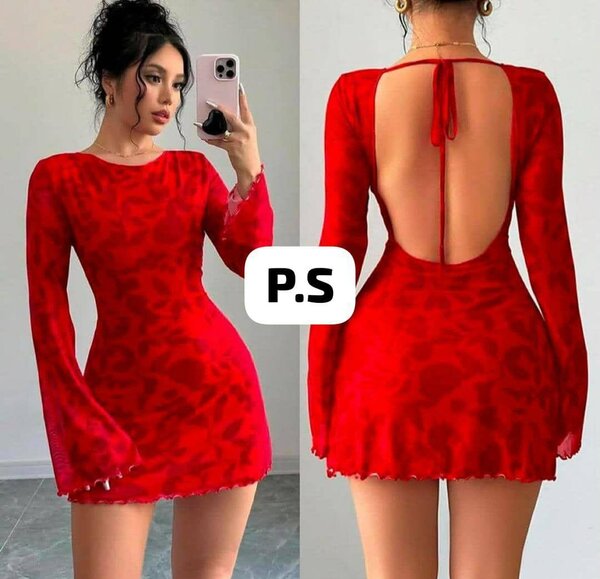 Robe rouge dos ouvert élégante