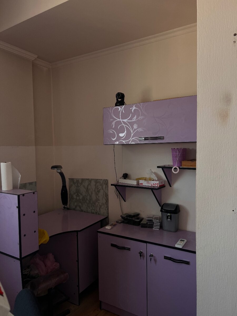 Кушетка массажная и шкаф