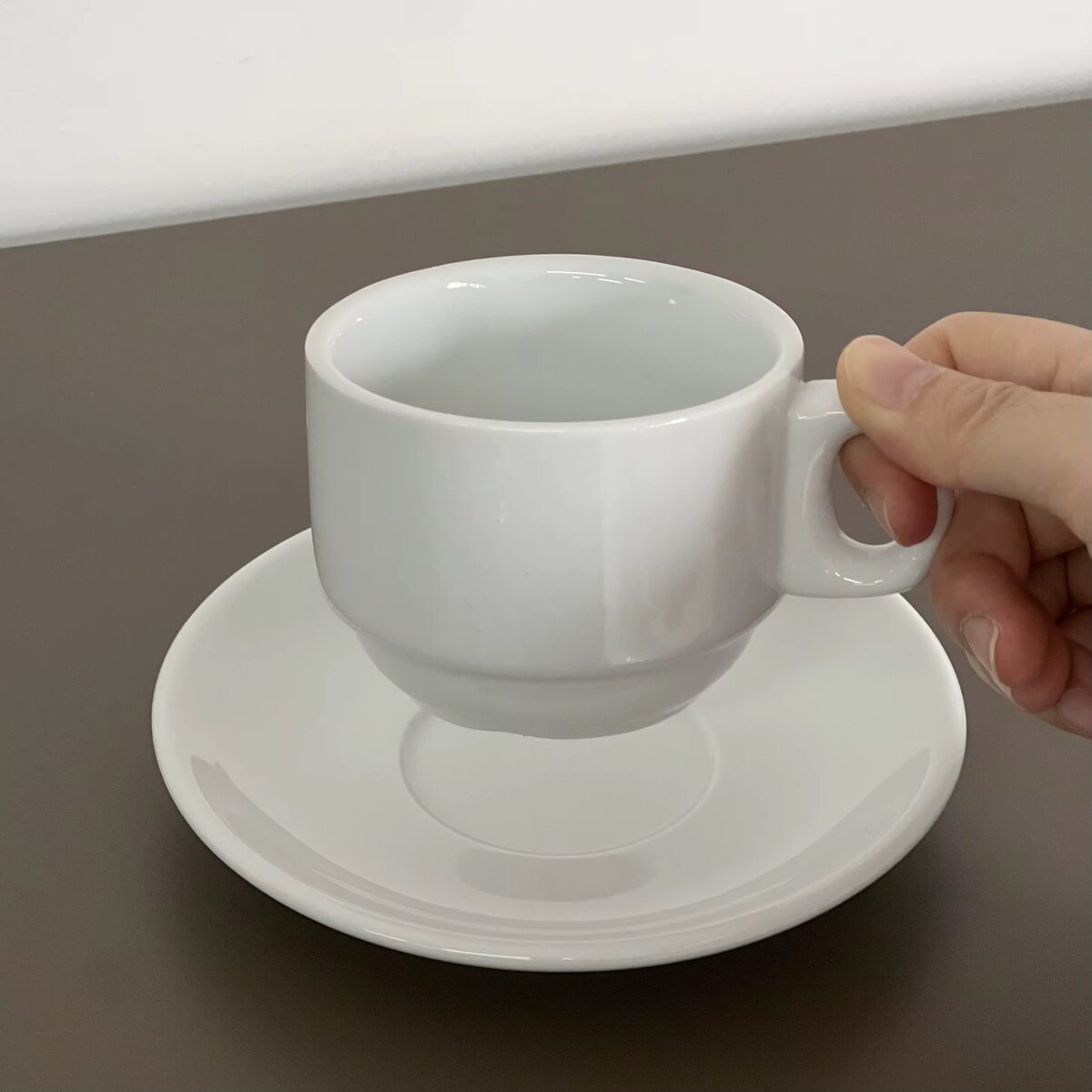 Tasse à café en porcelaine