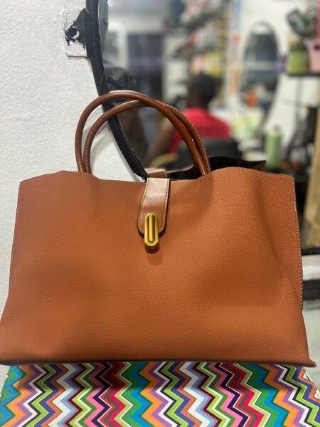 Sac à main élégant en cuir