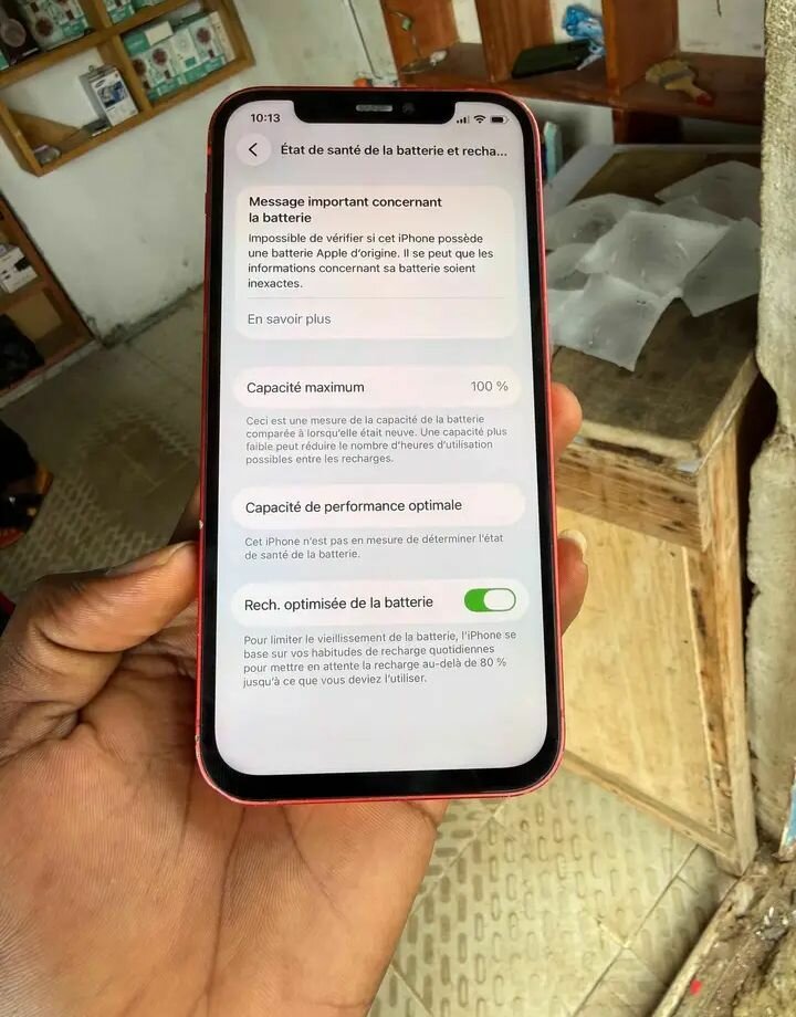 iPhone 12 Rouge Propre