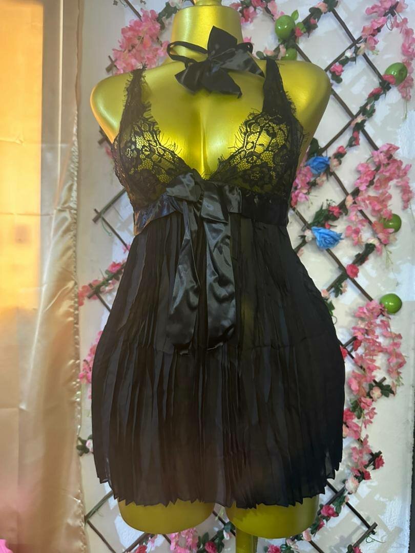 Nuisette en dentelle noire sexy