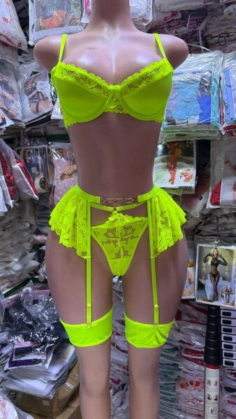 Ensemble lingerie fluo sexy