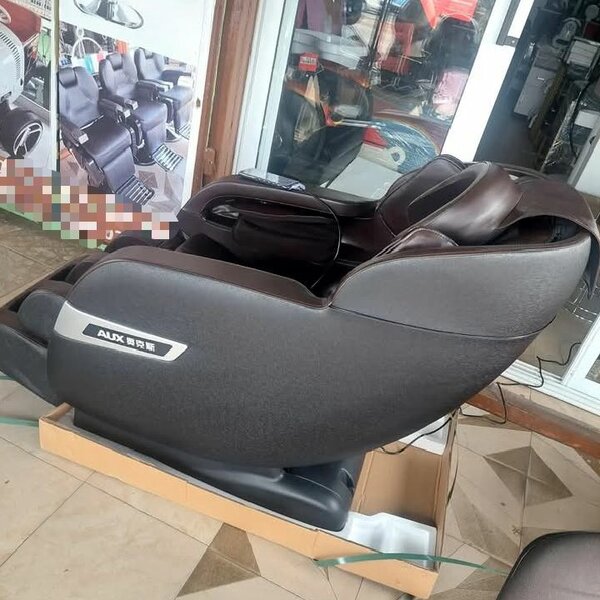 Zero Gravity Full Body Massage chair