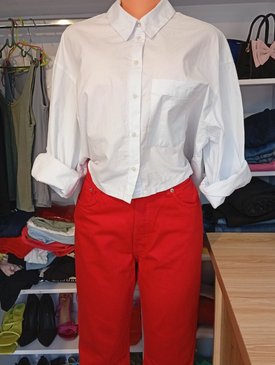 Red Zara jeans and white shirt