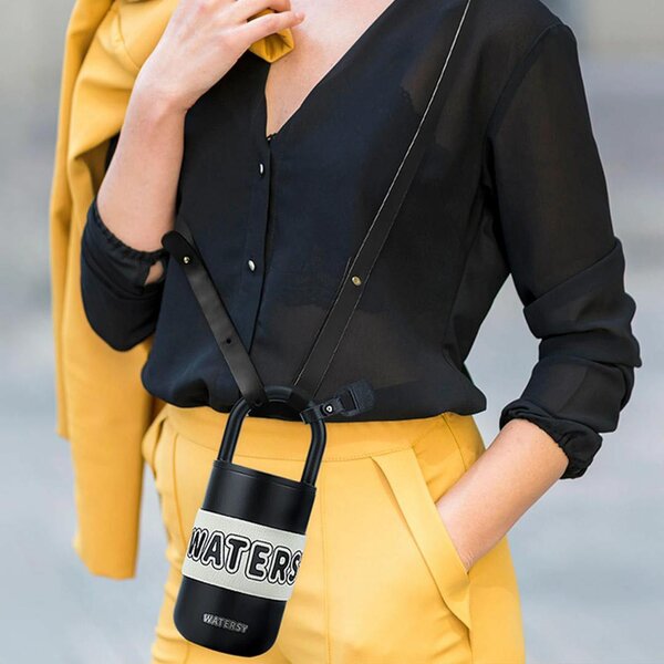 Gourde à bandoulière chic