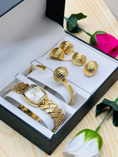 Ensemble Montre & Bijoux Doré