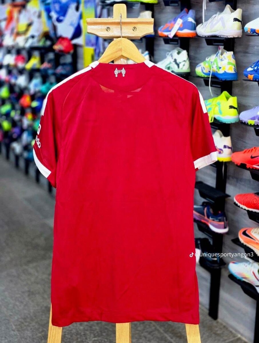 Maillot de football rouge