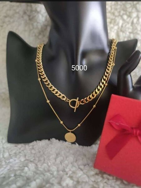 Collier en couches doré élégant