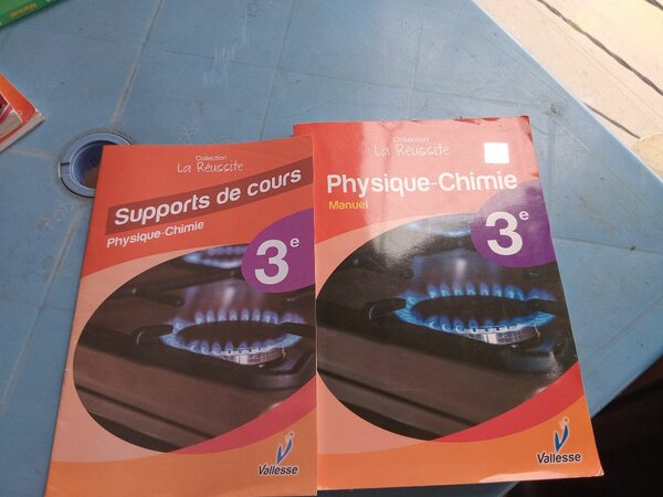 Manuel Physique-Chimie 3e