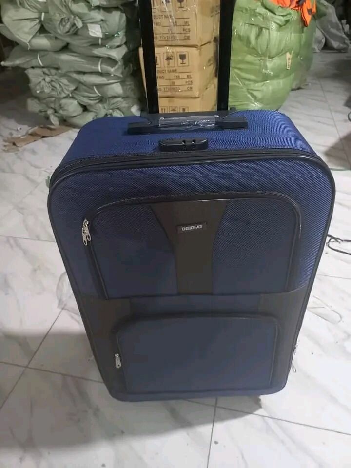 Valise à roulettes robuste