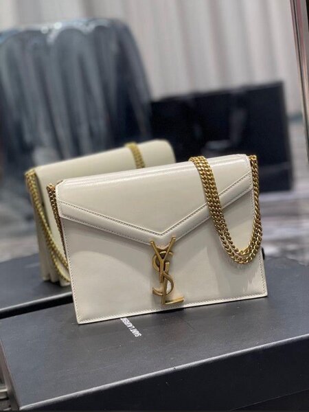 Sac à main chic chaîne dorée