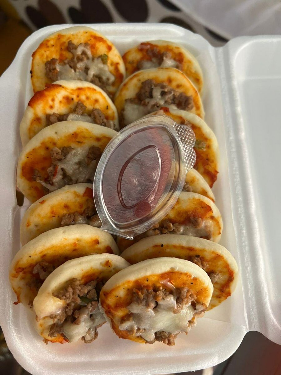 Mini-pizzas au fromage et viande