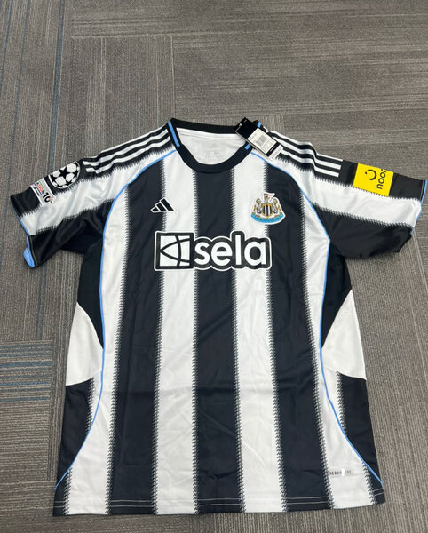 Maillots de football authentiques