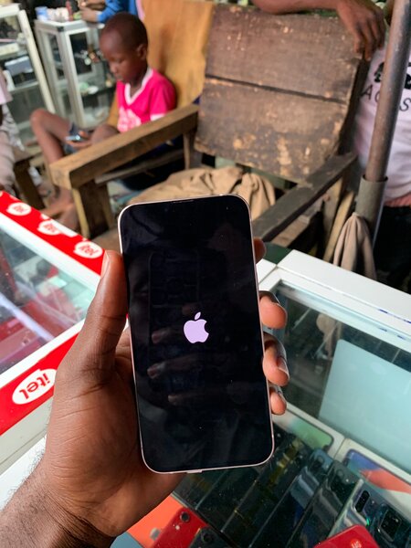 iPhone 13 simple rose