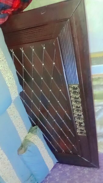 Bed with 1 side Table