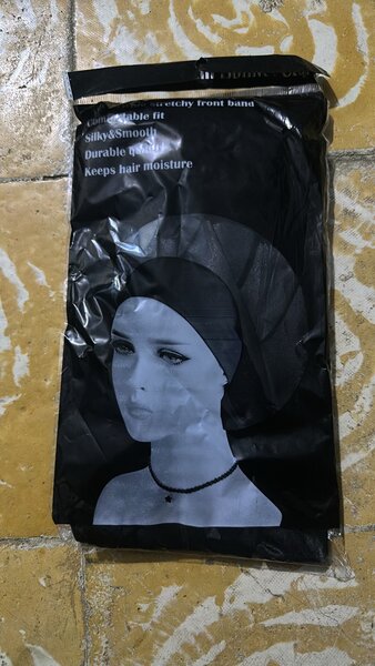 Bonnet en satin