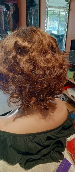 Perruque Bouclée Chic