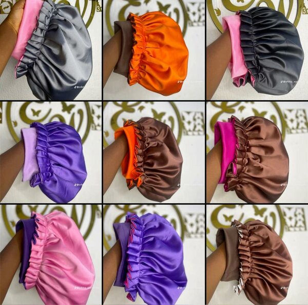 Bonnets en satin réversibles