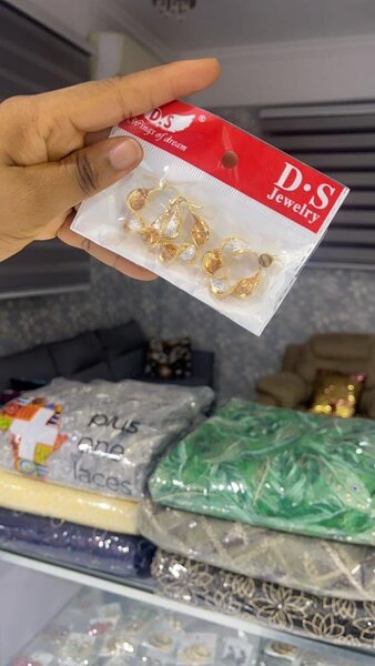 Earrings with locket