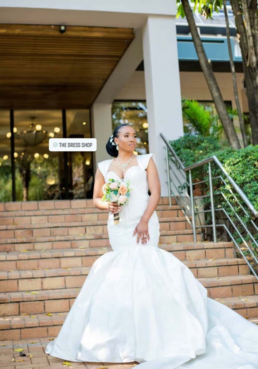 Beautiful and high quality women's wedding dress white