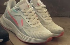 кроссовки женские