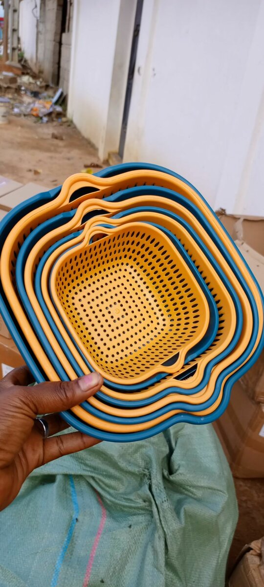 Passoire avec le bol  très jolie